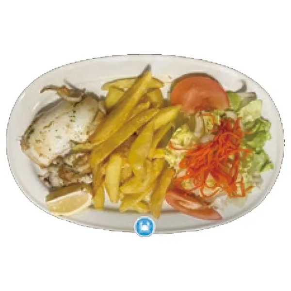 Sepia con patatas y ensalada